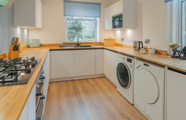 Caledonia Handle-less Painted Perfect Matt White