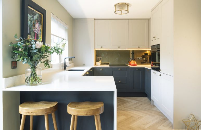 Caledonia Classic Esk Woodgrain Graphite and Cashmere