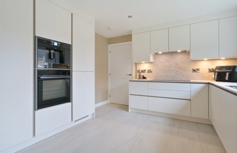 Fusion Laser Ivory Matt